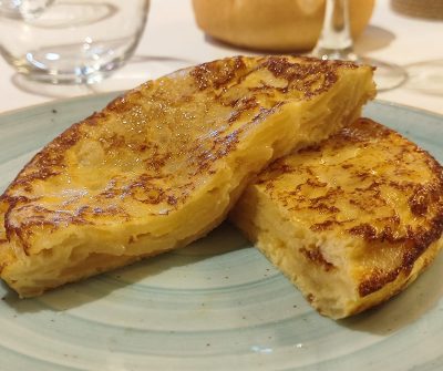 Tortilla de patata Monalisa cremosa con huevos de corral - Arturo's Fuenlabrada