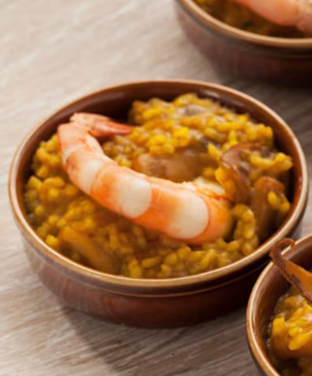 Lee más sobre el artículo Tarrina de arroz meloso de calamar y langostinos